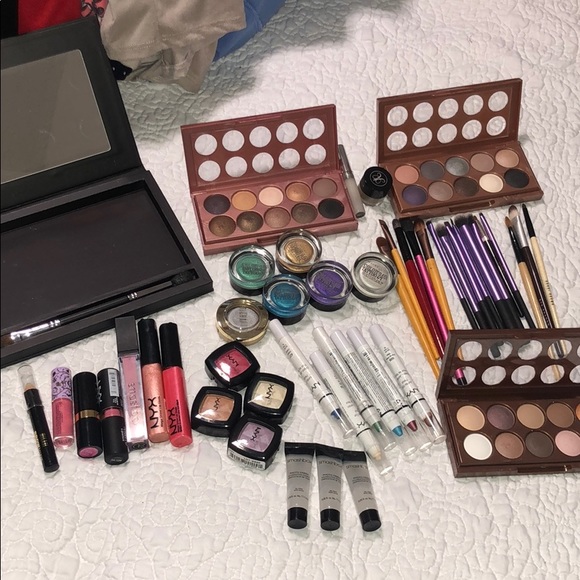 Huge makeup haul used for swatching only